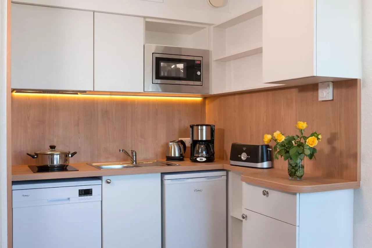 Residence Resideal Antibes 4*,